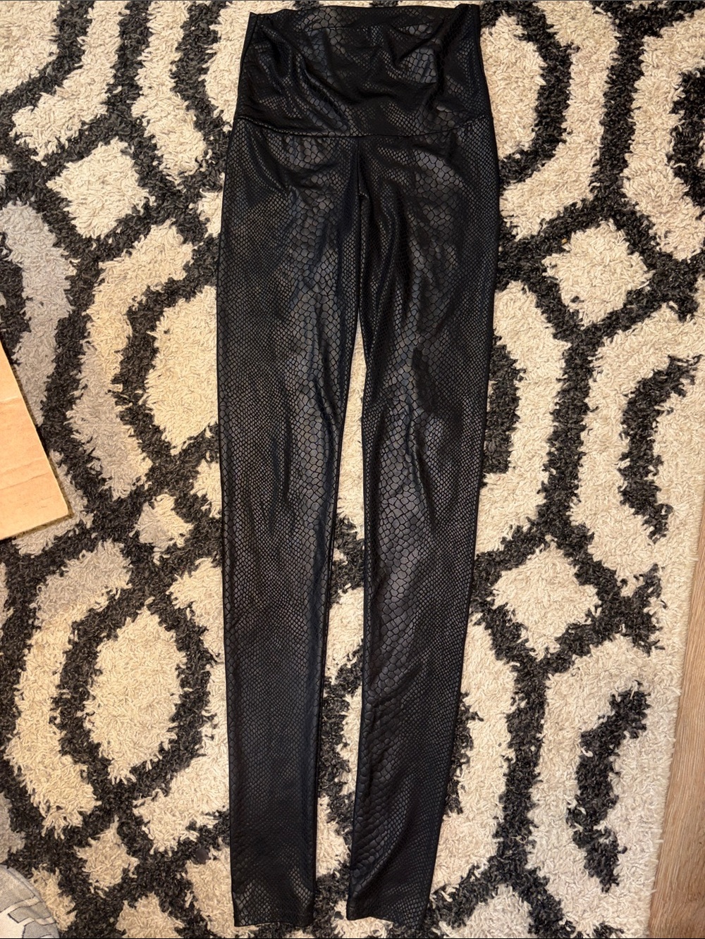 3/$20! Women’s small pleather Cherish Black Faux Leather Snake Texture Leggings